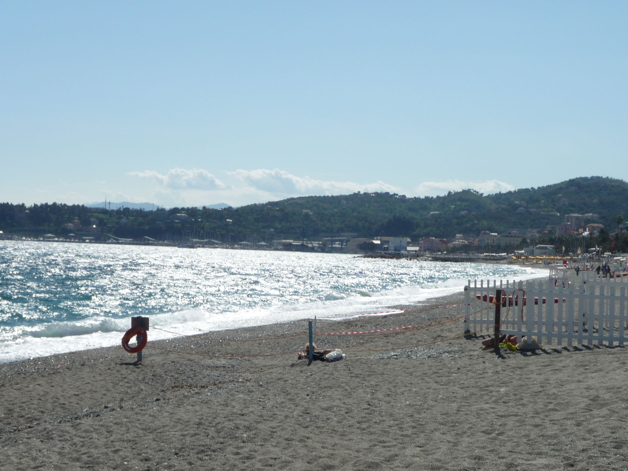 Kleine Sandtstrände in Varazze