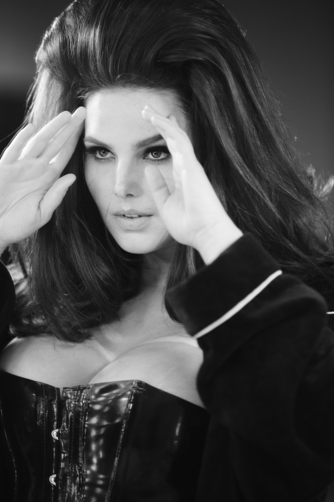 Candice Huffine © Pirelli Kalender 2015, Steven Meisel